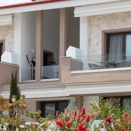 Hotel de apartamente Naiada Nikiti (Sithonia)
