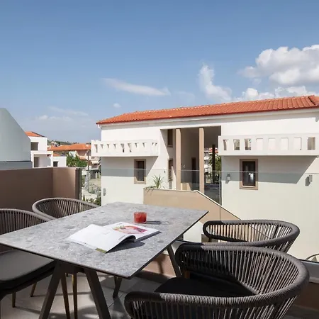 Hotel de apartamente Naiada Nikiti (Sithonia)